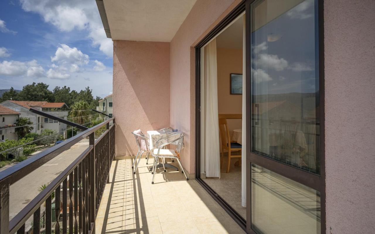 Apartments Zlata スタリー・グラード エクステリア 写真